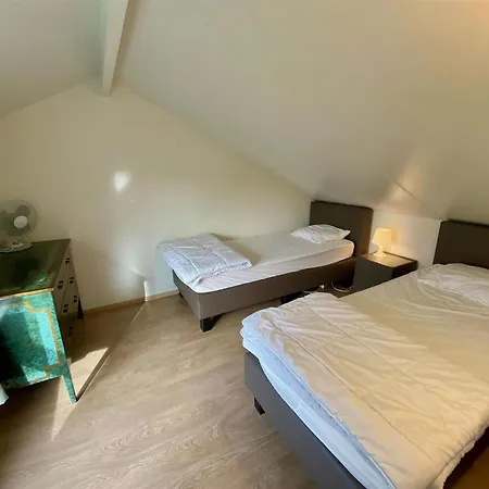 Leuke Vakantiewoning Met Tuin In Westende Tatil Evi